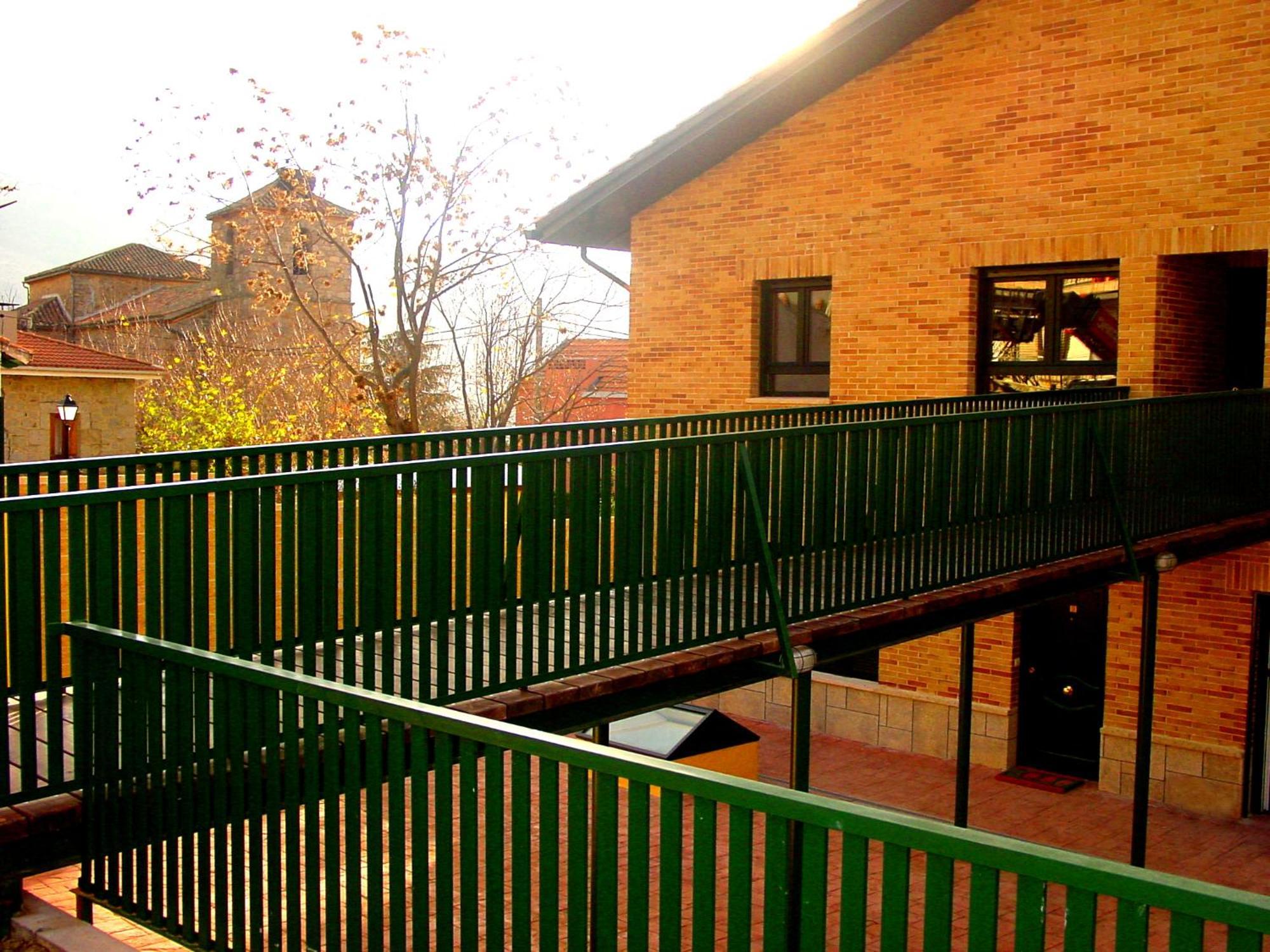 Apartahotel Rural Collarubio Luxury Кольядо-Медиано Экстерьер фото